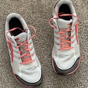 Running shoes -- Altra